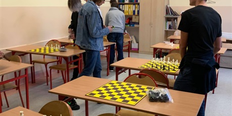 Powiększ grafikę: szkolny-konkurs-szachowy-137401.jpg