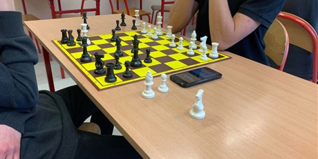 Powiększ grafikę: szkolny-konkurs-szachowy-137402.jpg