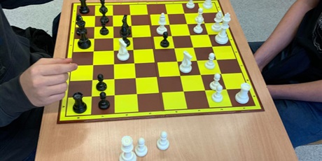 Powiększ grafikę: szkolny-konkurs-szachowy-137406.jpg