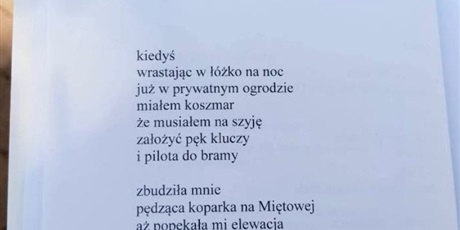Powiększ grafikę: wyroznienie-w-konkursie-poezji-uczniowskiej-695663.jpg